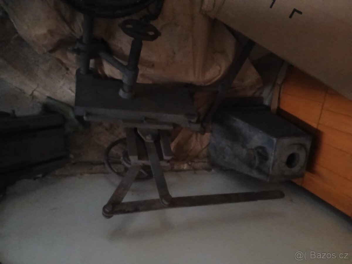 Kolářský soustruh na dřevo a dlabačka - 5