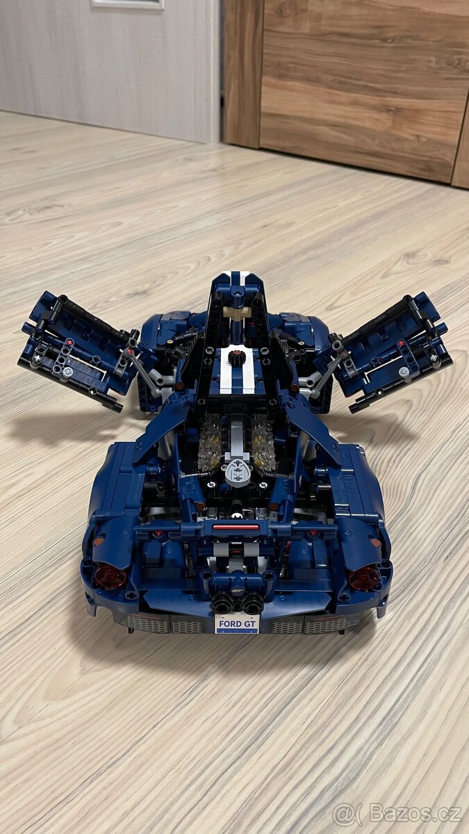 LEGO® Technic 42154 2022 Ford GT - 5