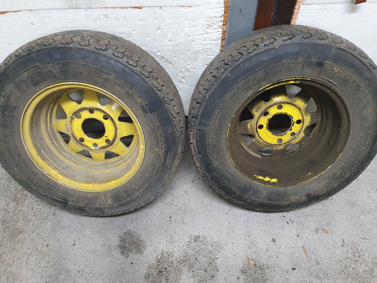 VW buggy, brouk kola Mangels