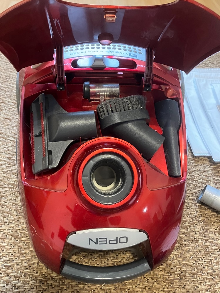 PRODÁME ZNAČKOVÝ VYSAVAČ HOOVER - 5