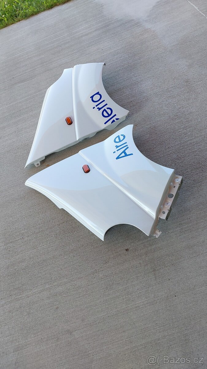 Renault Trafic – Blatníky přední bílé - 5