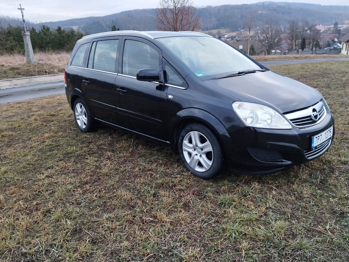 Opel Zafira B 1.6 benzín,tažné,7 mist - 5