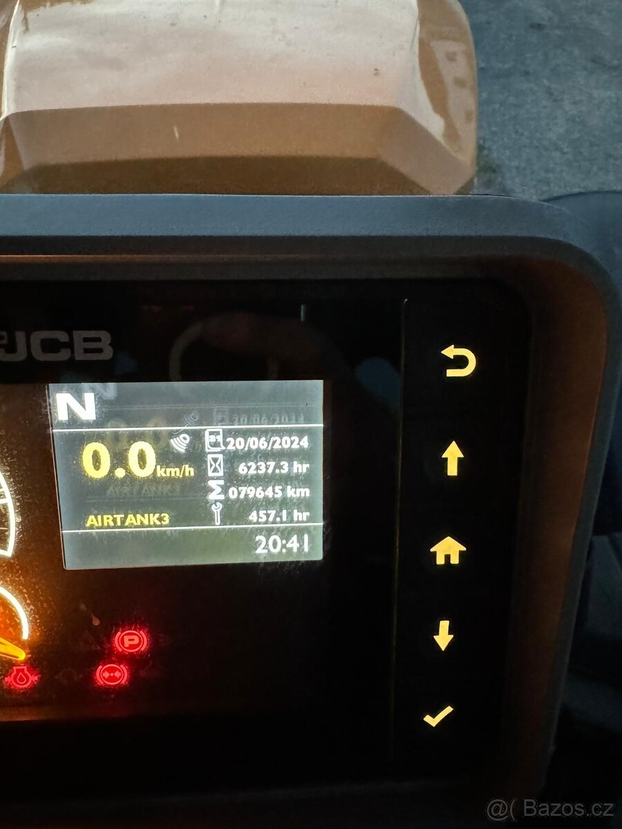 JCB Fastrac 8330 - 5