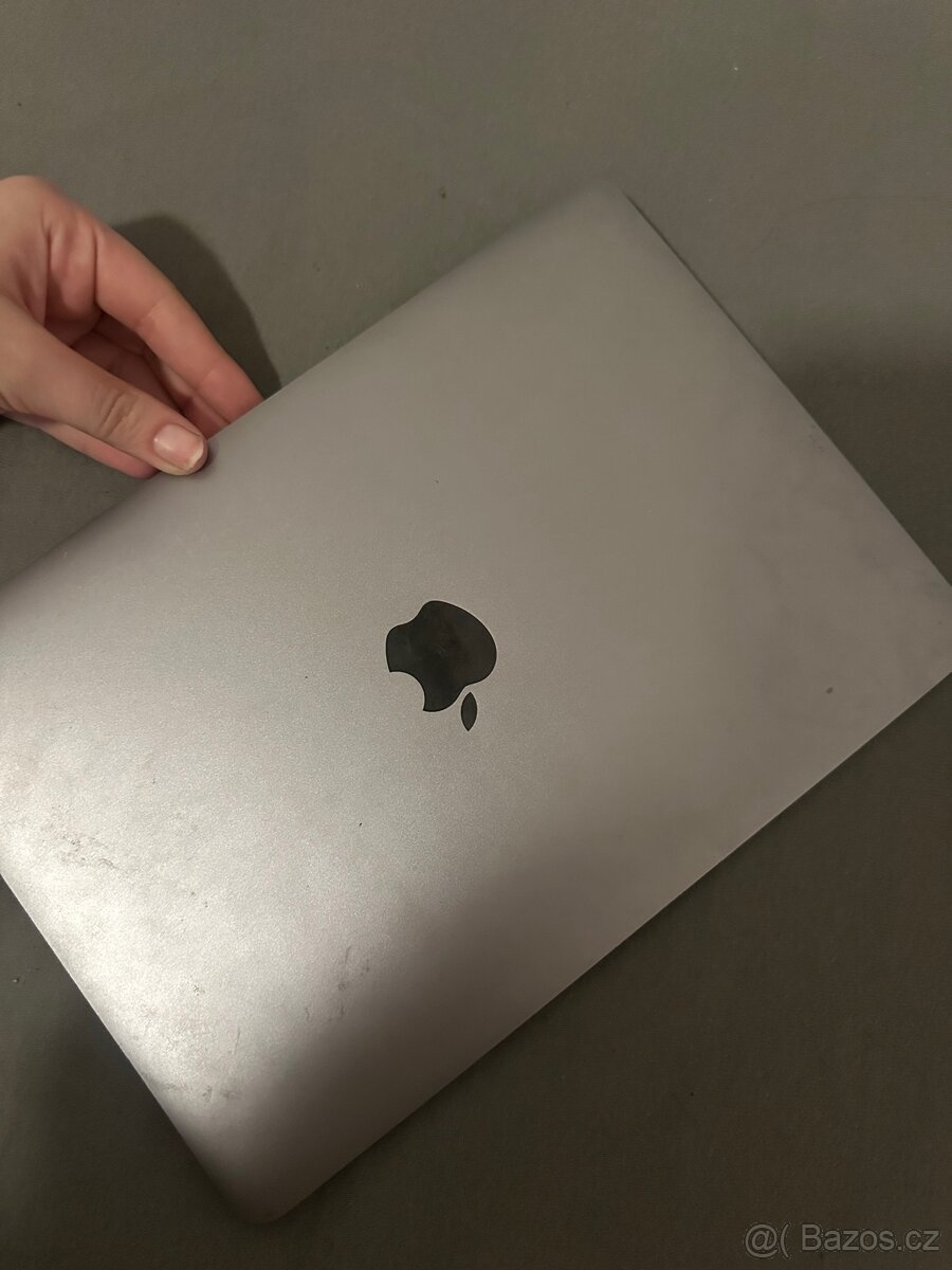 Macbook - 5