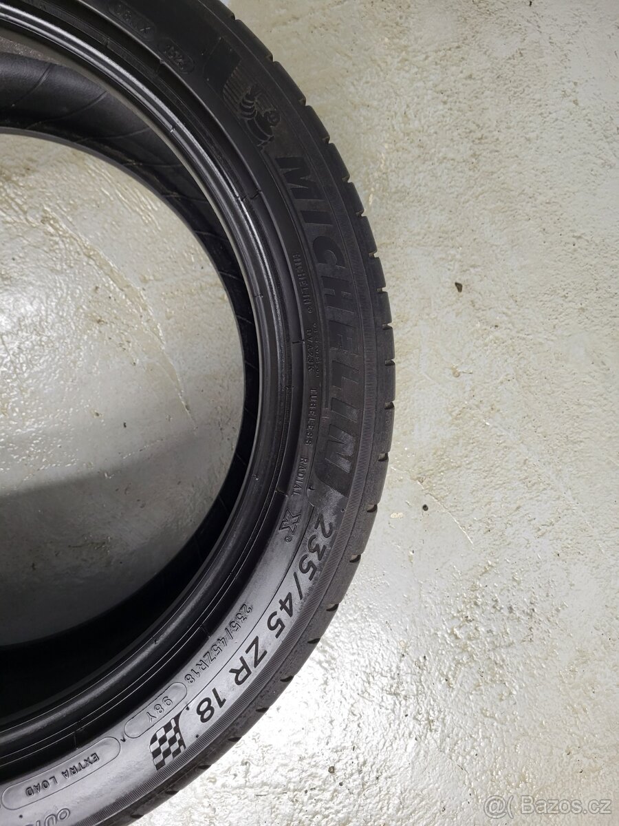 2x 235/45R18 Michelin Letní - 5
