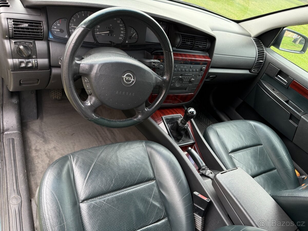 OPEL OMEGA KOMBI 2,2 - 5