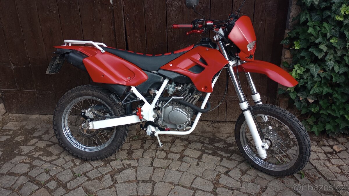 Yuki ST 125 SM - 5