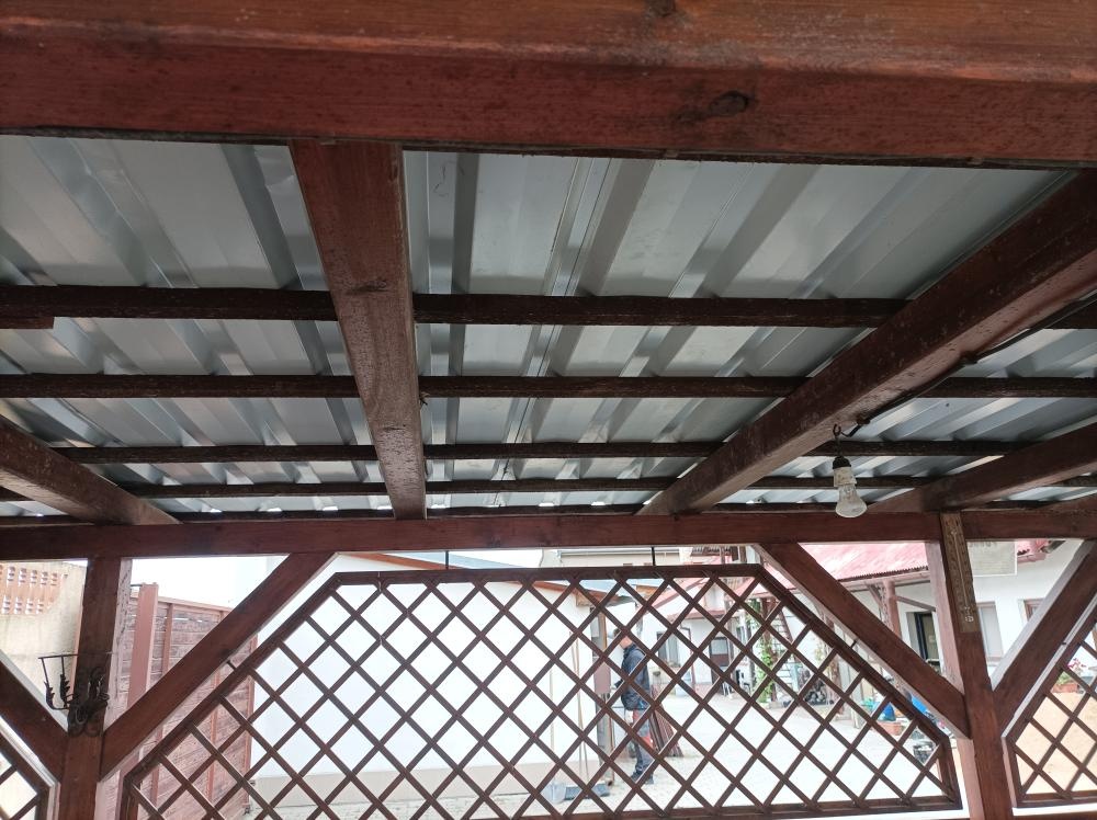 Starší dřevěná pergola - 5