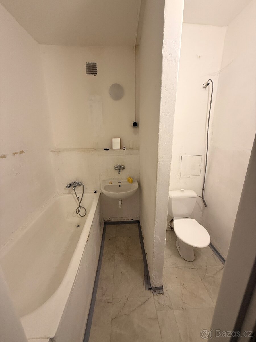 Prodej 10 bytových nemovitostí v OV - 5