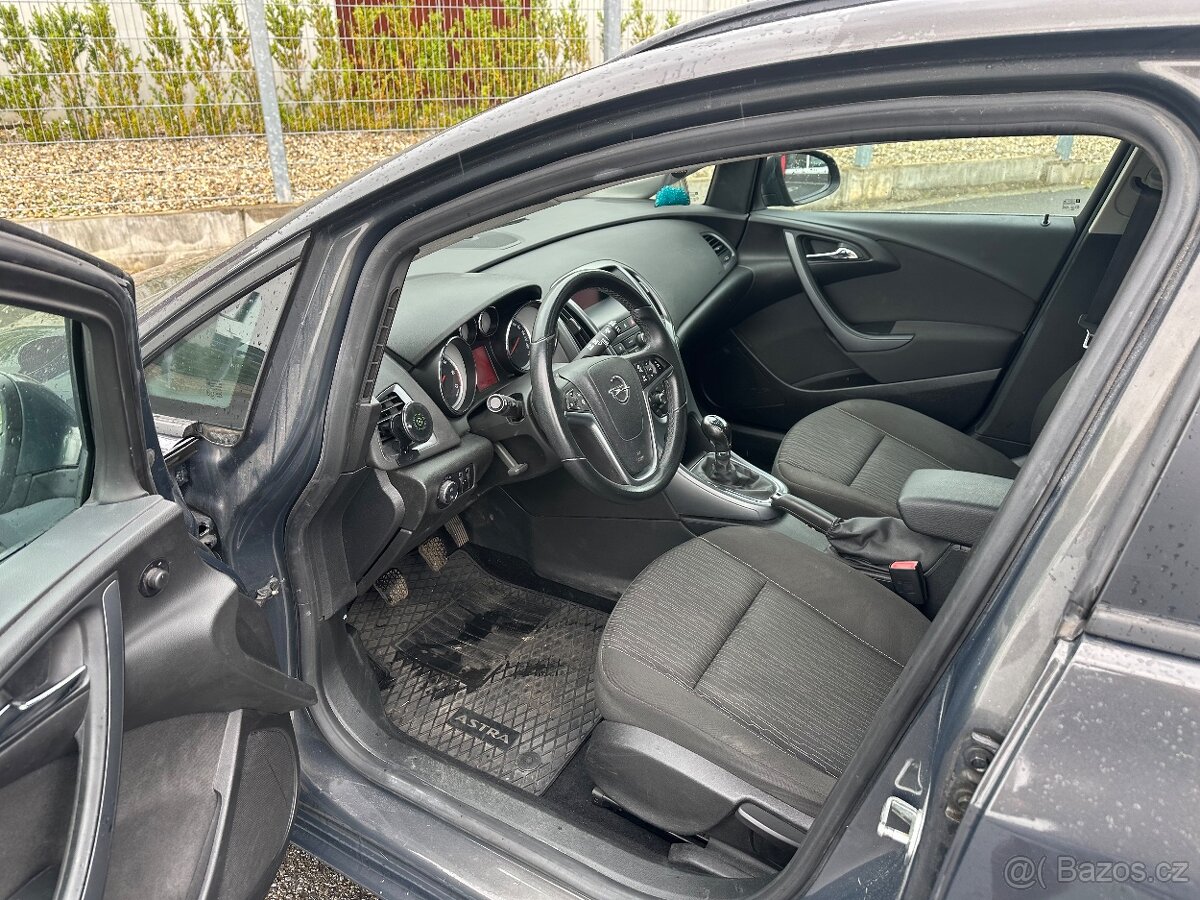 Opel Astra j 1.6d - 5