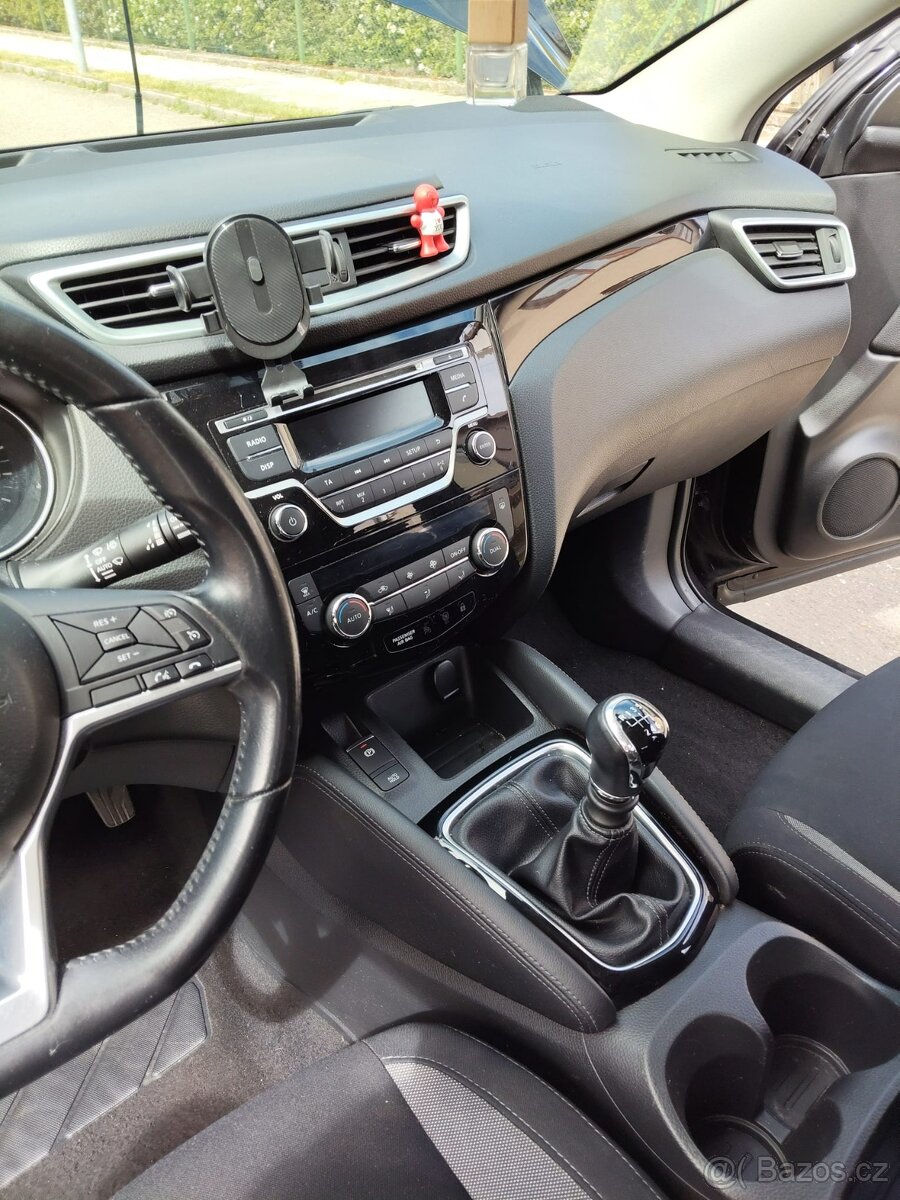 NISSAN QASHQAI 1,2 - 5
