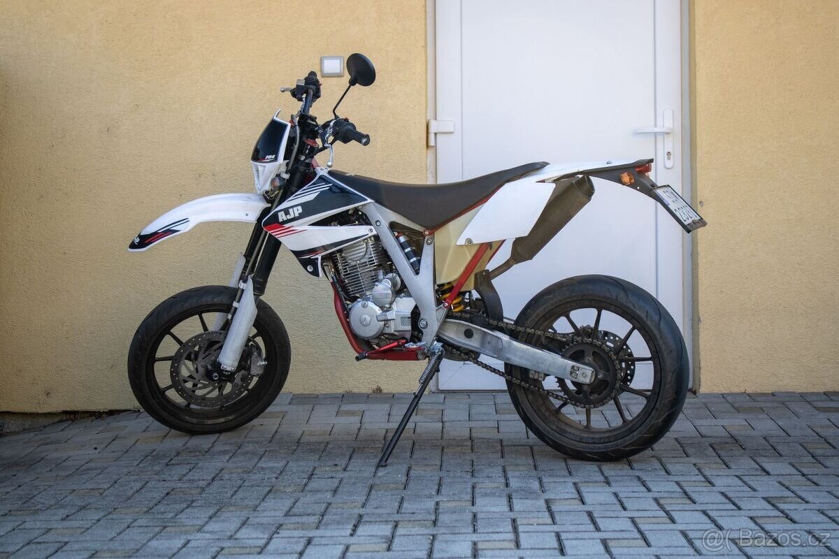 AJP PR4 240 Enduro - 5