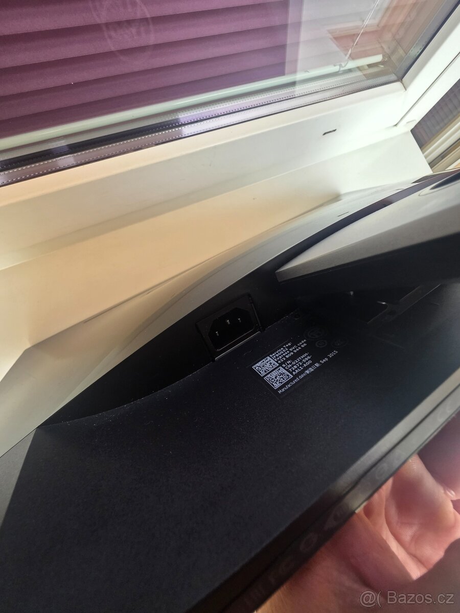 Monitor DELL 24 palců Full HD - 5