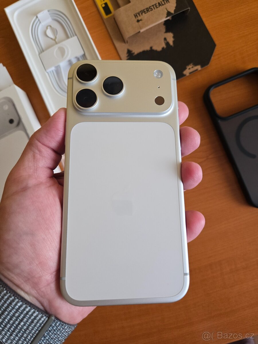Prodám iPhone 17 Pro Max 256GB, záruka Datart - 5