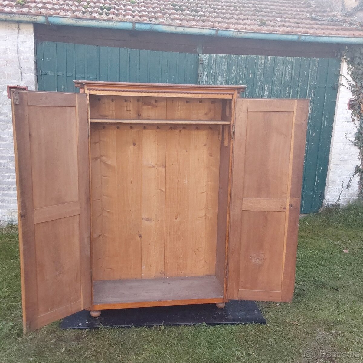 Skříň starožitná - 5