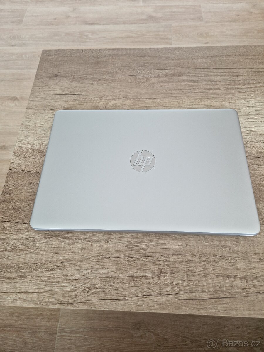 Prodám notebook HP - 5
