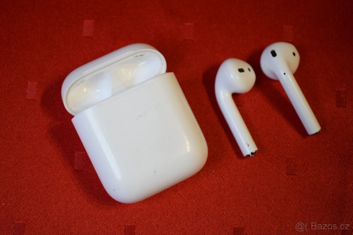 Apple AirPods (1. generace) - 5