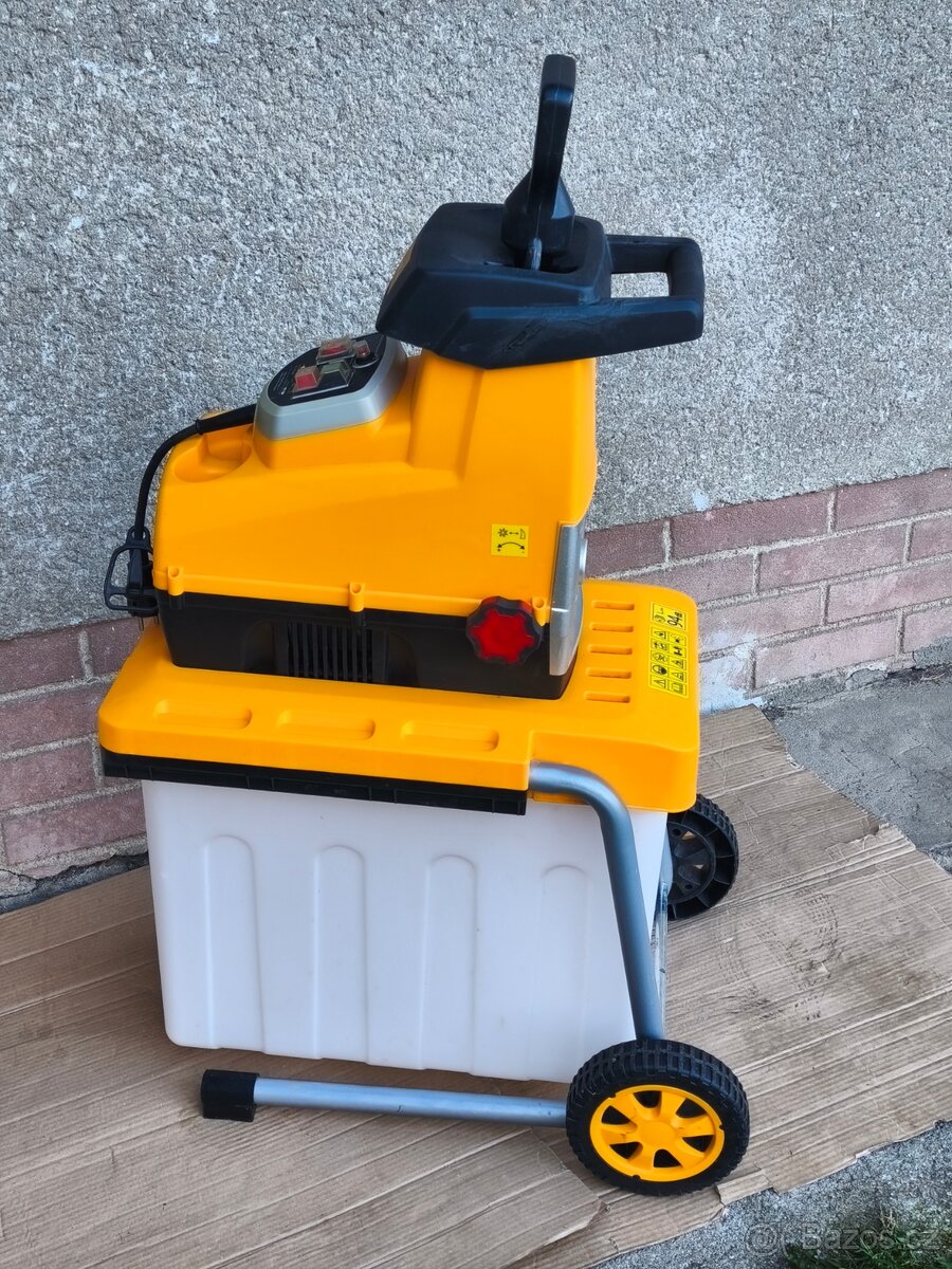 Prodám elektrický Válcový drtič Riwall PRO -2800 W. - 5