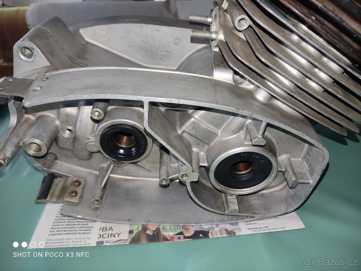 ČZ 250/471 - polomotor - kartery - nové - uloženka - 5