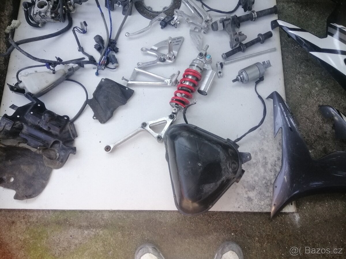 náhradní díly na Yamahu R6 - 5