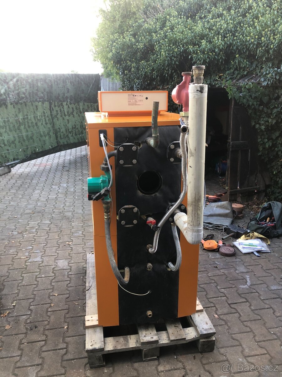 Prodám kotel na olej 17 - 28 Kw - 5