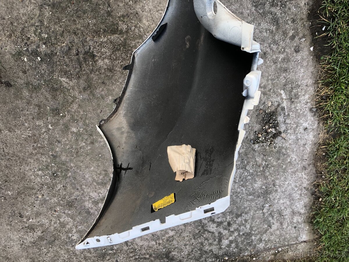 Nárazník renault clio - 5