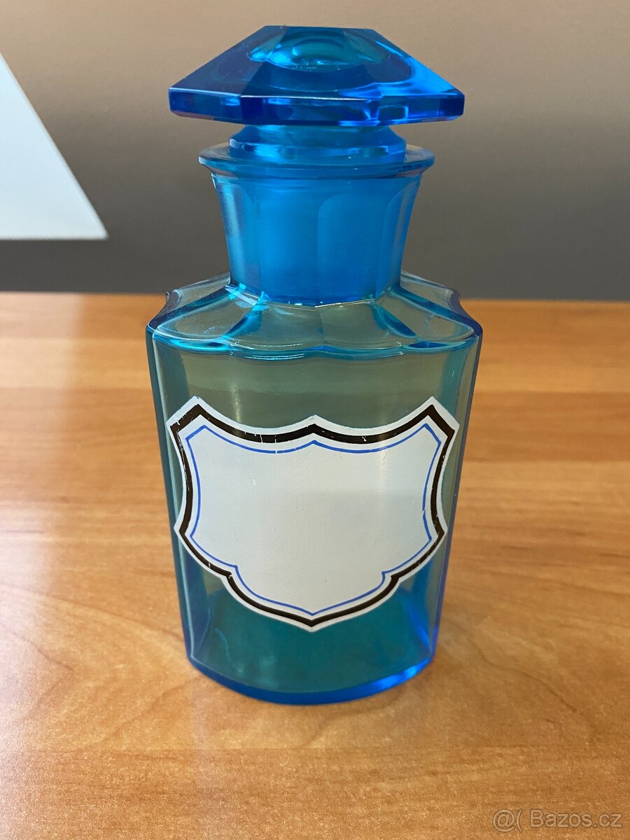 Sběratel nabízí staré lékárenské dózy - 5