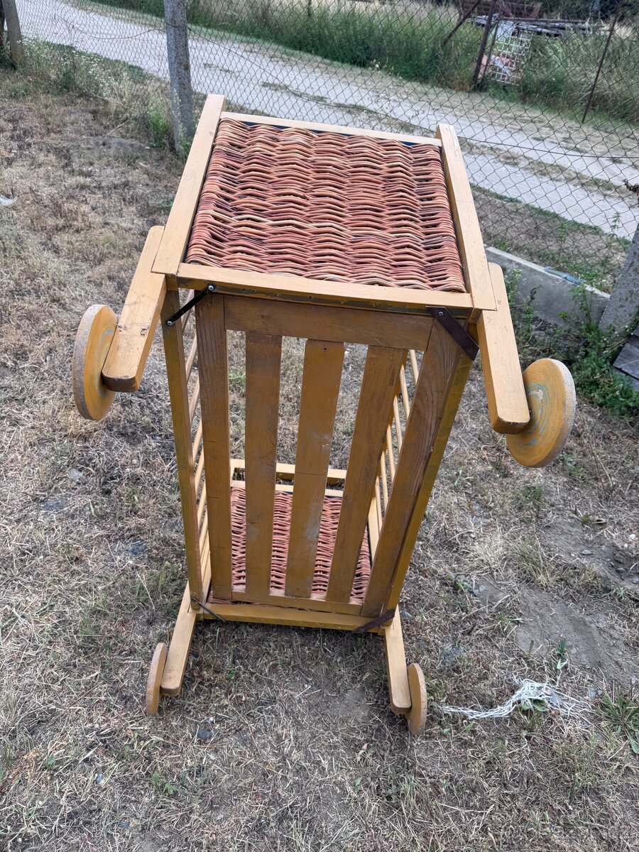 STAROŽITNÁ DĚTSKÁ POSTÝLKA - 5