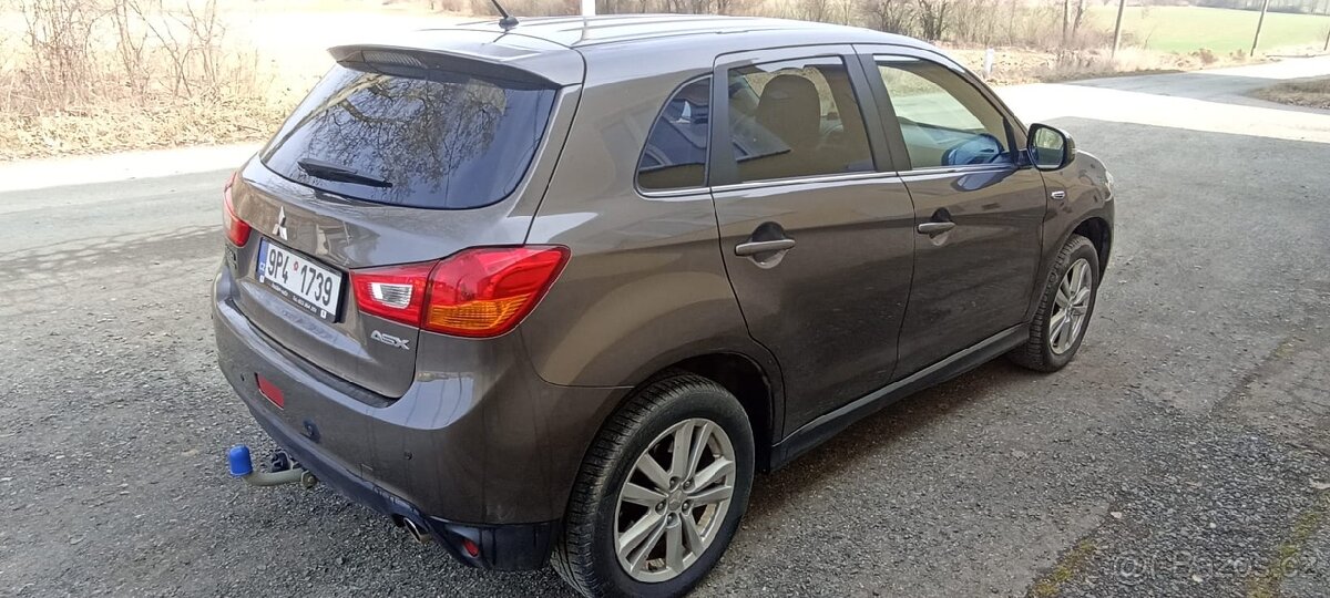 Mitsubishi ASX - 5