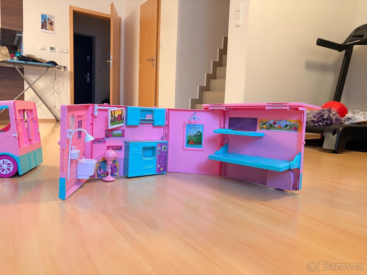 Růžový karavan pro Barbie - 5