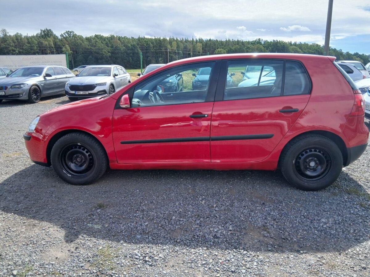 Volkswagen Golf 5, 1.4i - 5
