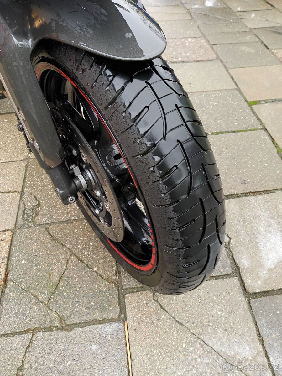 Yamaha tracer 900