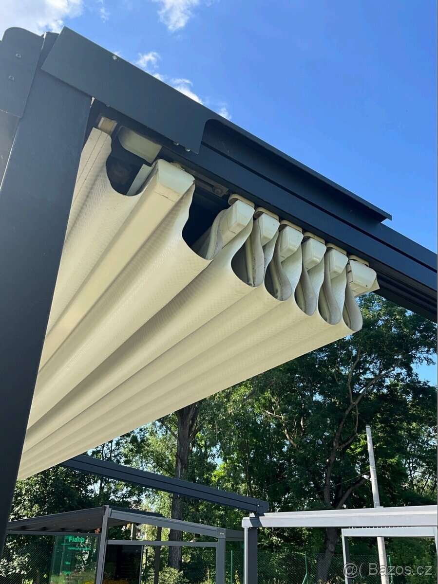 Pergola s motorem a stahovací PVC plachtou - 4×3 m - 5