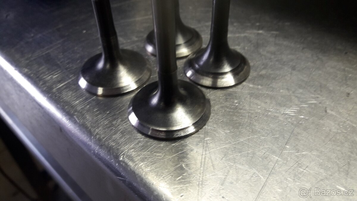 Volvo hlava motoru D5, D4, D3, 2.4D - 5