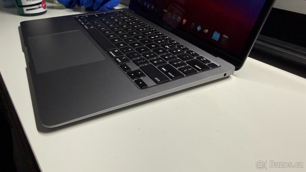 MacBook Air (M1, 2020) 8GB, 512GB SSD - 5
