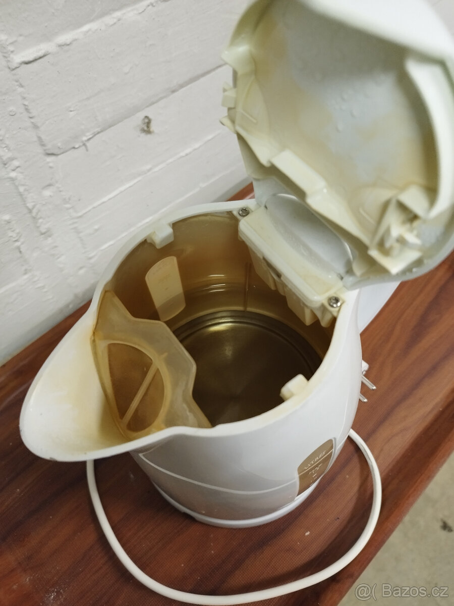 Philips HD4646-00 rychlovarná konvice - 5