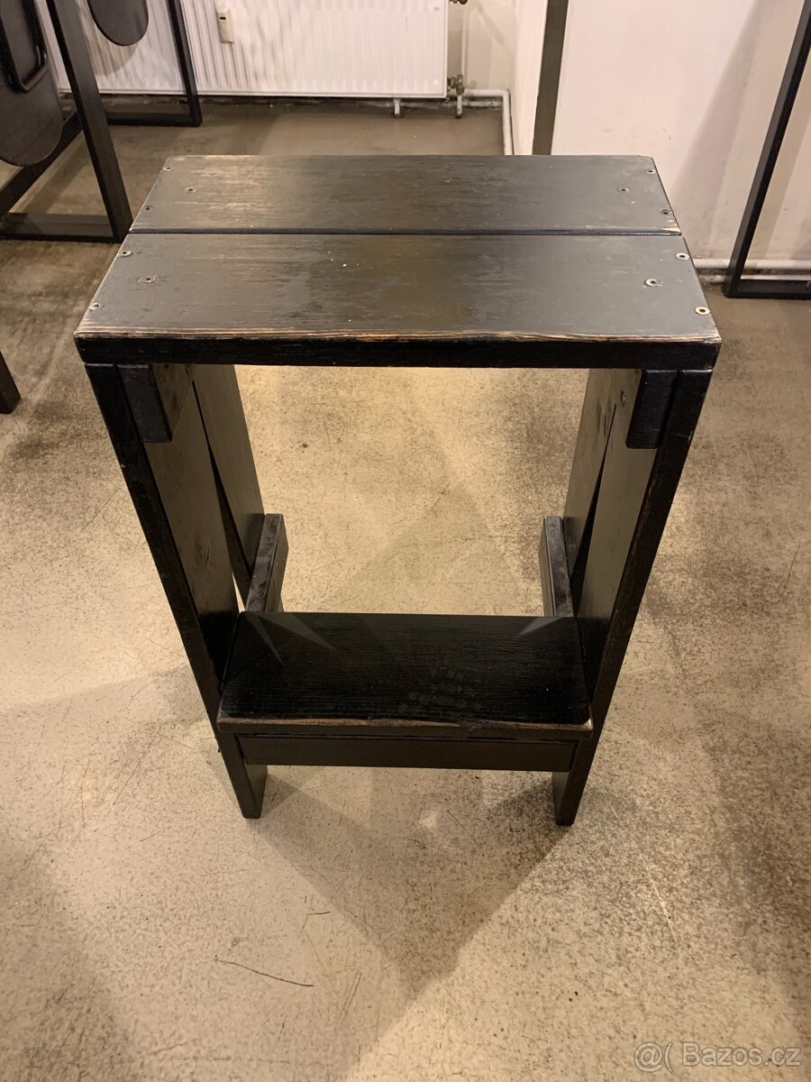 Restaurační nábytek – masivní dubové stoly a židle - 5