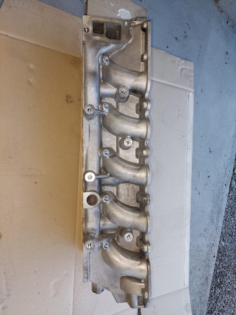 Hlava válců VOLVO 2.4D5,120kW - 5