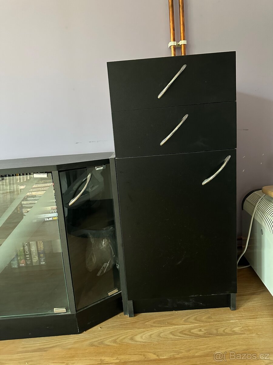 Starsi zachovali nábytek - 5