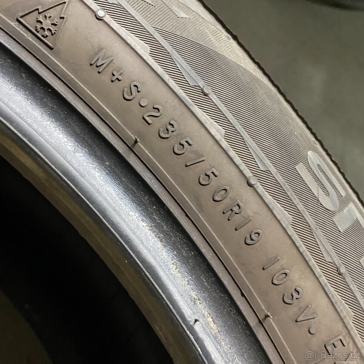 Zimní pneu 235/50 R19 103V Nokian 7,5-8mm - 5