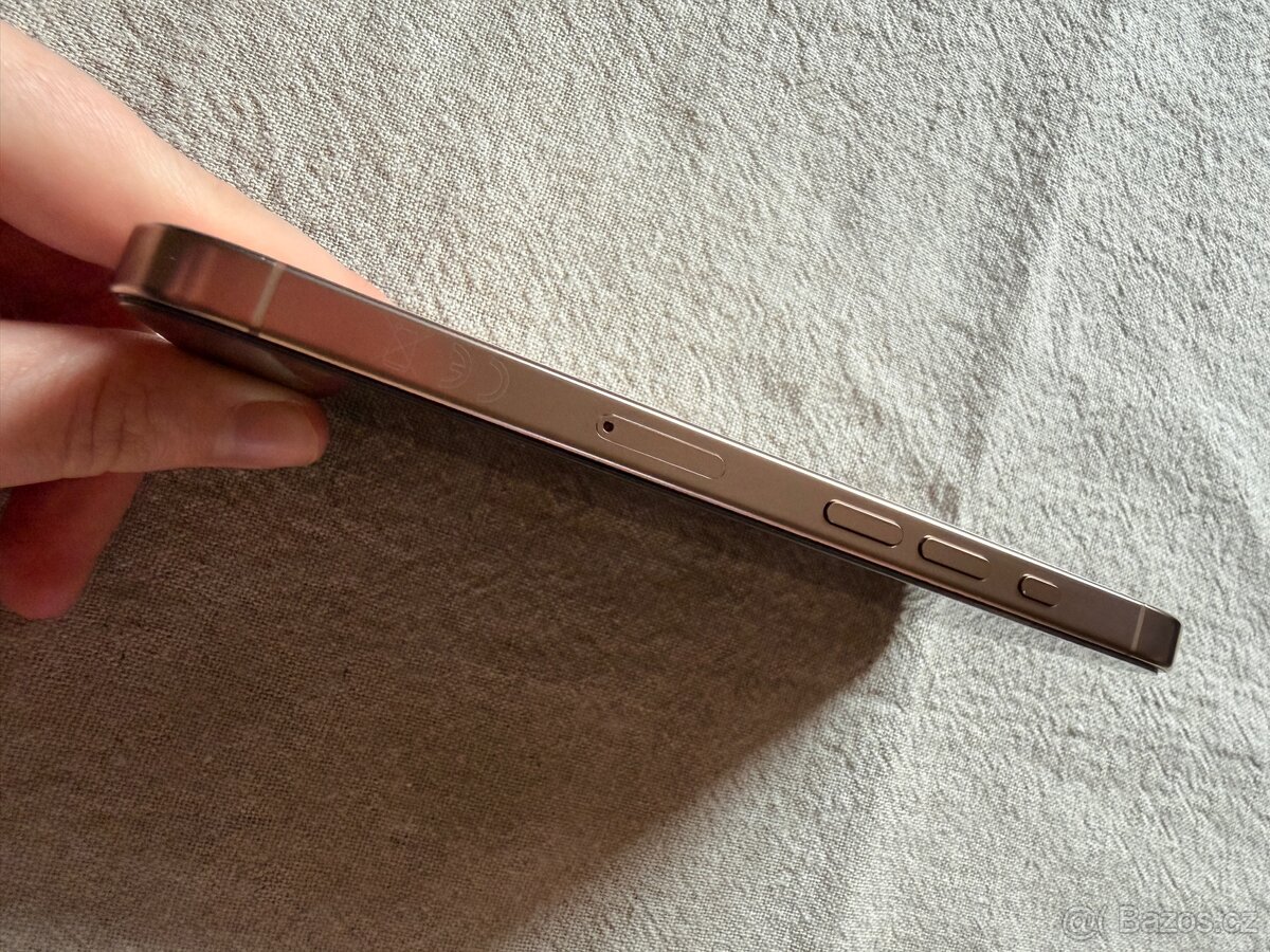 Prodám TOP STAV iPhone 16 Pro 256 GB Desert Titanium - 5