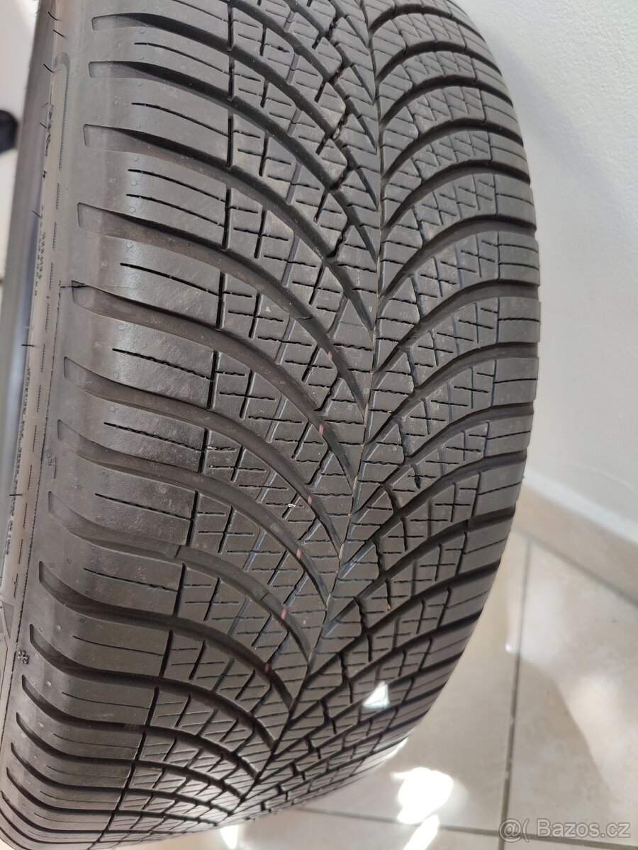 245/45 R19 Celoroční - 5