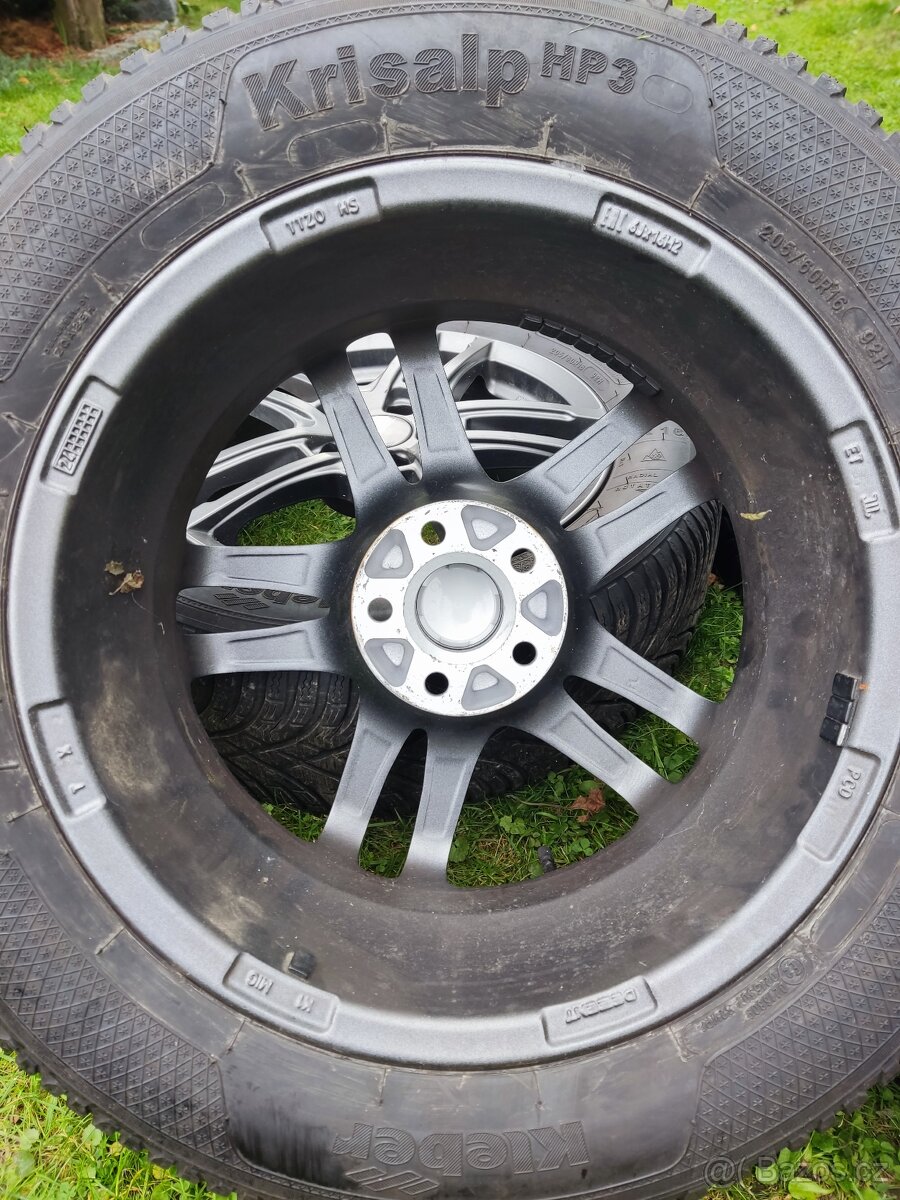 Prodám sadu zimních kol. Originál Kamiq Scala. 5x100 - 5