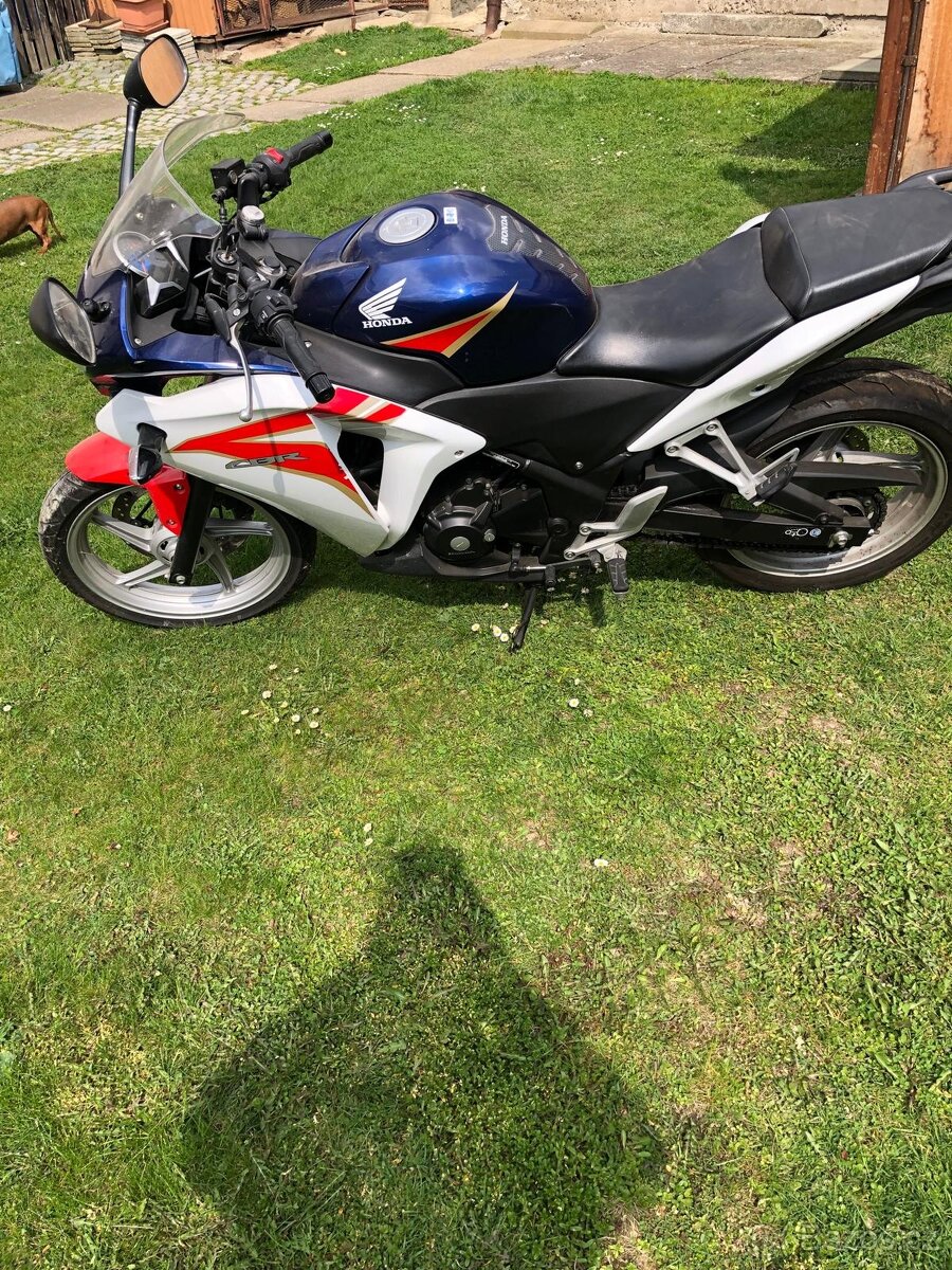 Honda cbr 250 r - 5