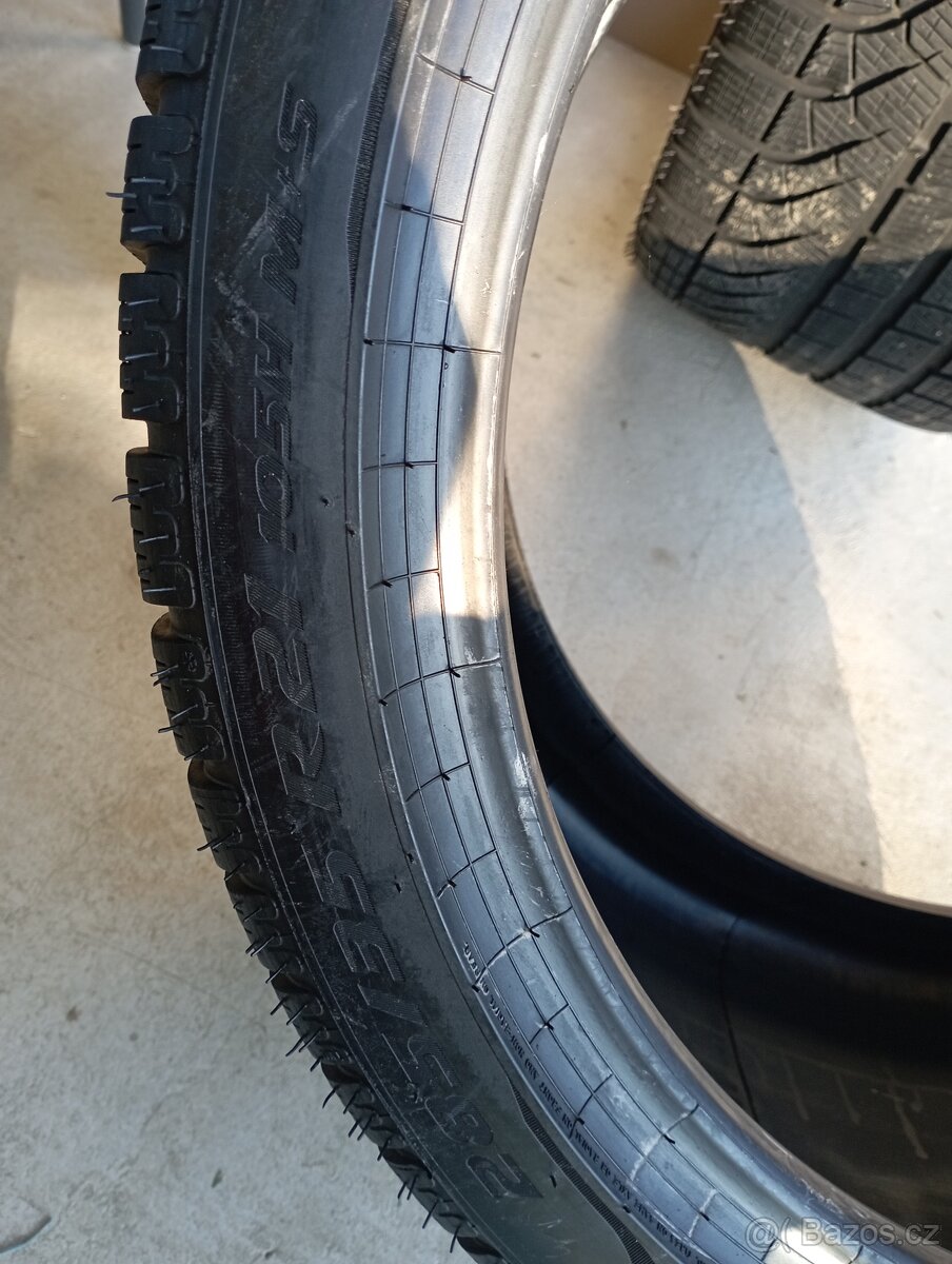 285/35/21 105H Pirelli Pzero zimní - 5