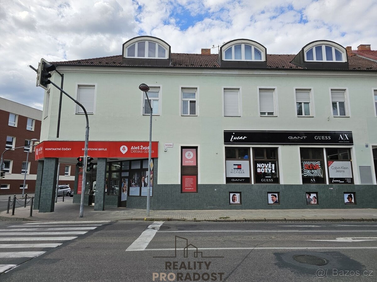 Pronájem komerčních prostor 90 m2 v centru, ul. Štefánikova - 5