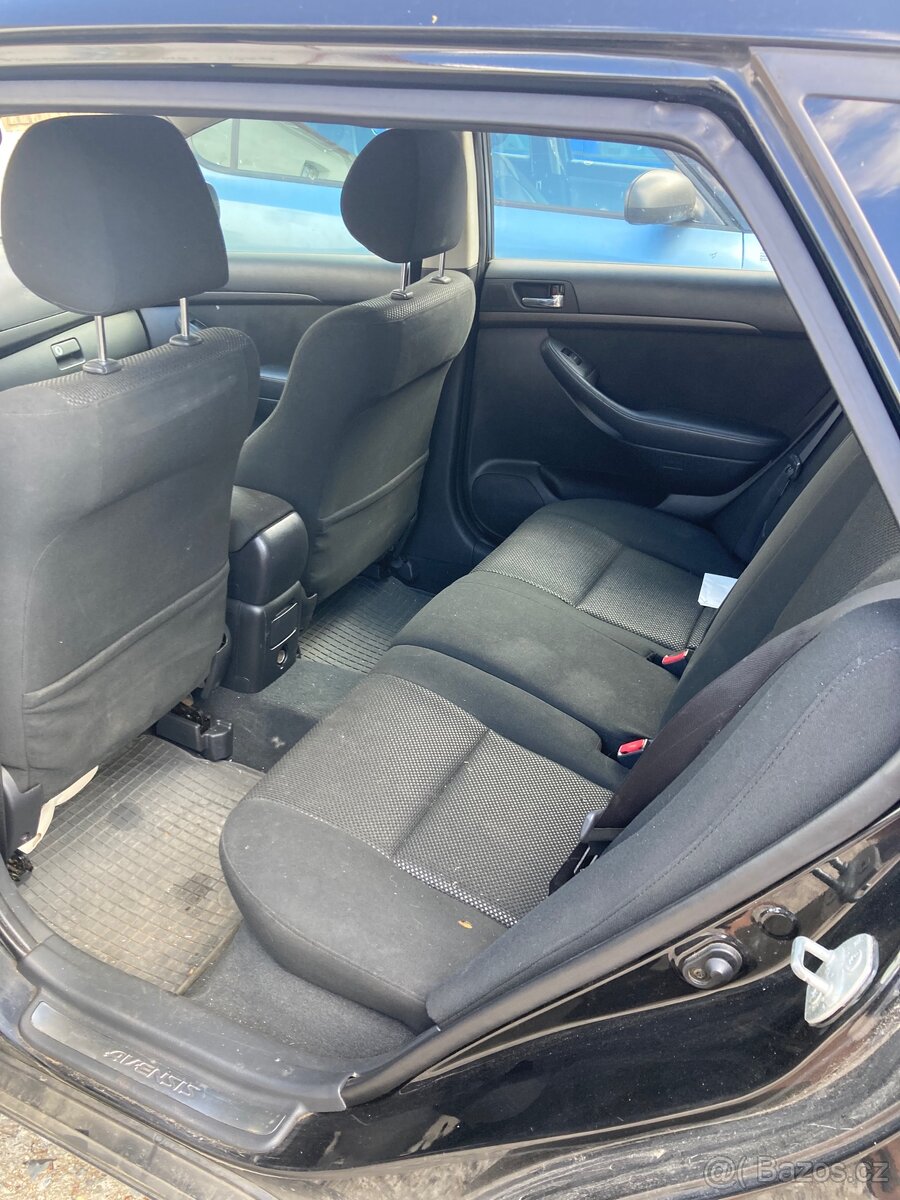 Toyota Avensis - 5