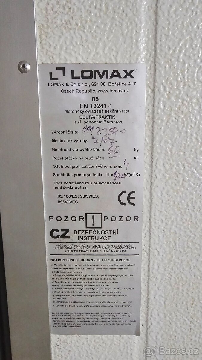 Garážová sekční vrata Lomax s elektrickým pohonem REZERVACE - 5