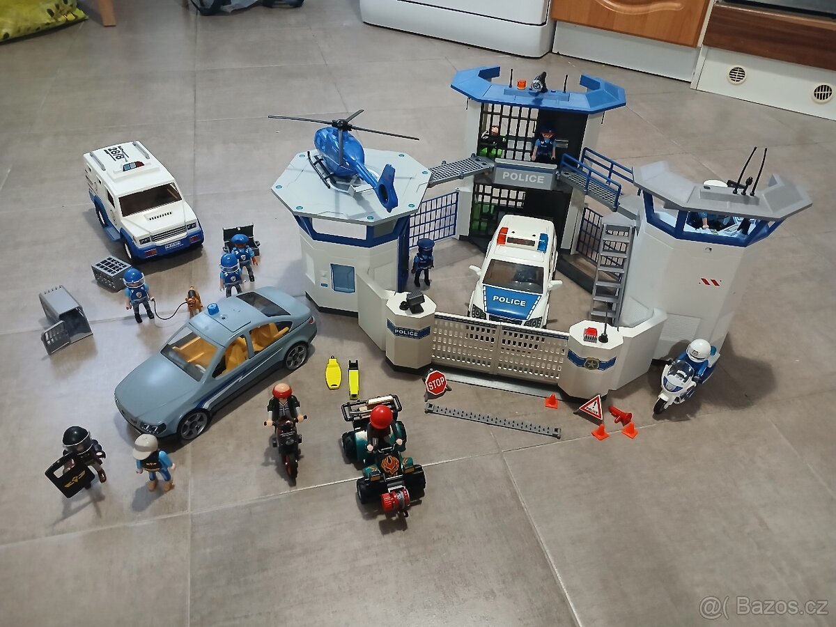 Playmobil Policejní stanice s vězením+2 další policejní sady - 5