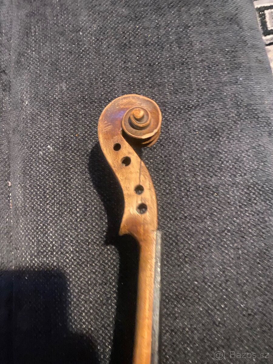 Housle 4/4 na opravu - 5